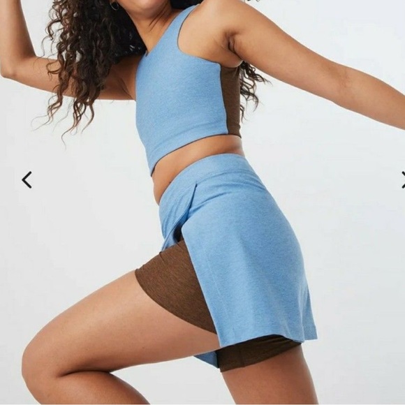 Outdoor Voices Venus Crop Top Morning Blue/Chocolate - Picture 2 of 8